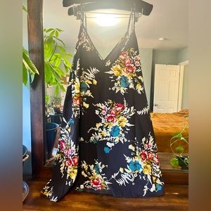 Summer dress v-neck in front and back. Very comfy and fresh.